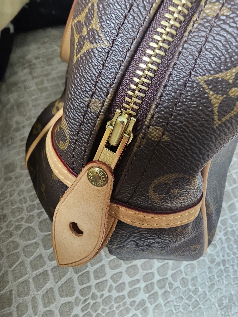 Louis Vuitton LV Monogram Montorgueil GM Vintage Pristine Condition - Picture 9 of 16
